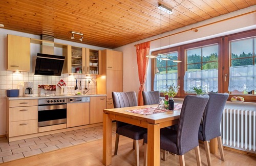 Sankt Maergen Apartamento | Apartamento 'Rose' con vistas a la montaña, terraza privada y Wi-Fi
