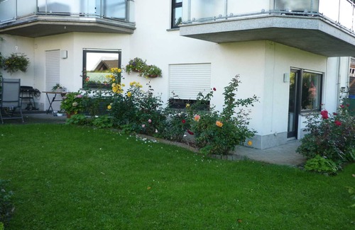 Niedershausen Apartamento | Apartamento 'Rosita' con terraza privada, jardín privado y Wi-Fi