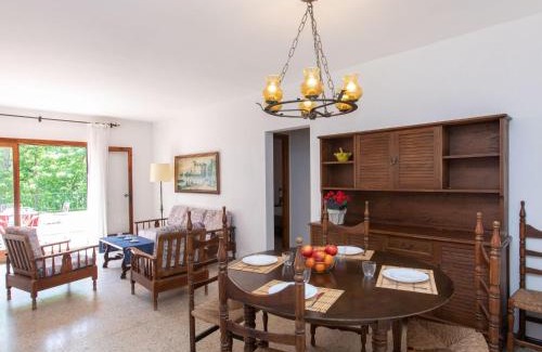 Sa Riera Apartamento | Apartment S'Esquirols Nº8 by Interhome