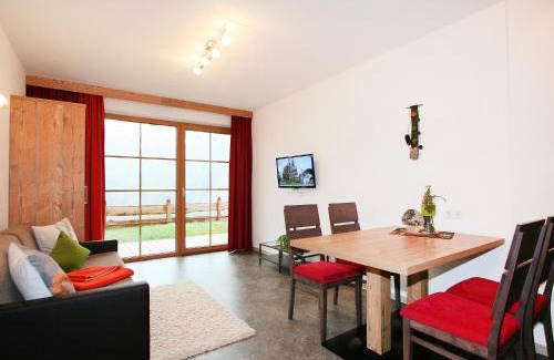 Runhof Apartamento | Apartment s' HimmelReich-1 by Interhome