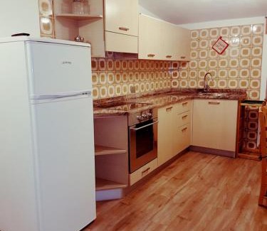 Isolaccia Apartamento | Apartment San Colombano