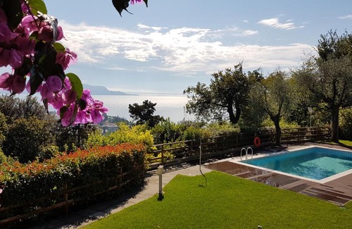 Toscolano Maderno Apartamento | Apartment San Pietro