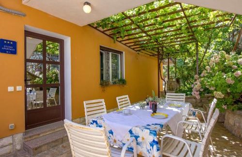 Donji Kraj Apartamento | Apartment Sandalj-2 by Interhome