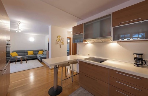 Fie allo Sciliar Apartamento | Apartamento 'Santners Holiday' con vistas a la montaña, terraza privada y jardín privado