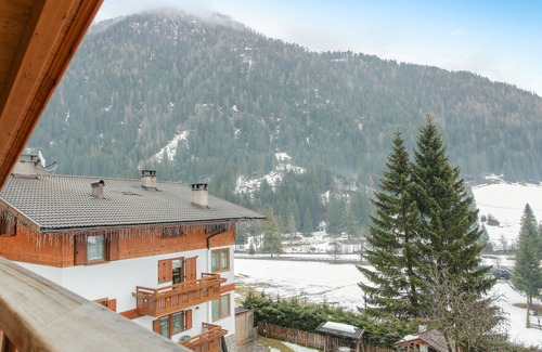 Pera Apartamento | Apartamento Sas Lonch con vistas a la montaña, Wi-Fi y jardín