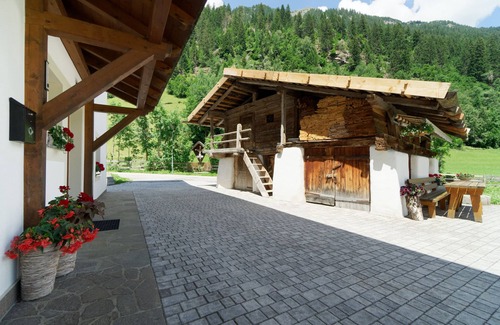 Racines Apartamento | Apartamento 'Saxenle' con vistas a la montaña, jardín compartido y Wi-Fi
