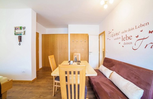 Rabla Apartamento | Apartamento "Schnitzer - Holunder" con vistas a la montaña, Wi-Fi, balcón y jardín