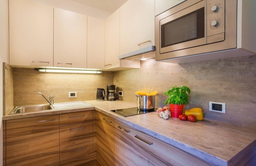 Silandro Apartamento | Apartamento 'Schnatzhof Typ C1' con vistas a la montaña, piscina compartida y Wi-Fi