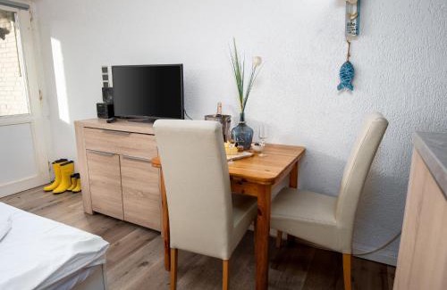 Norddeich Apartamento | Apartment Schwalbennest V by Interhome