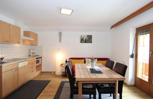 Zillertal Apartamento | Apartment Schweiberer-3 by Interhome