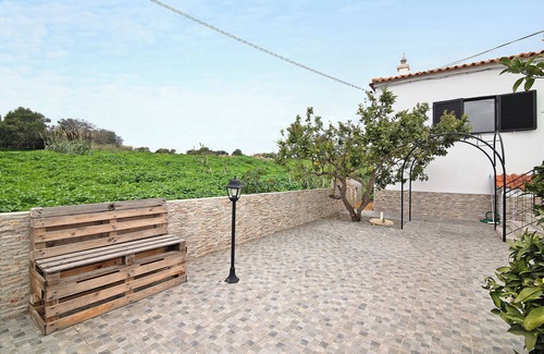 Moncarapacho e Fuseta Apartamento | Apartamento 'Seashel' con terraza compartida, Wi-Fi y aire acondicionado