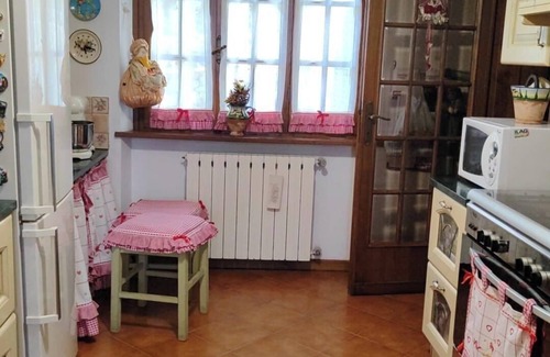 Stazzema Apartamento | La Casa al Sole - Beautiful 1-Bed & Balcony