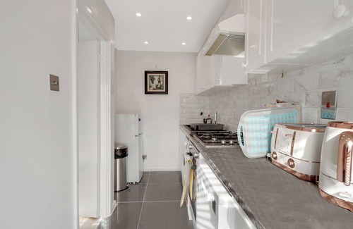 Junction Apartamento | Apartment-sleeps3-heating-television-internet
