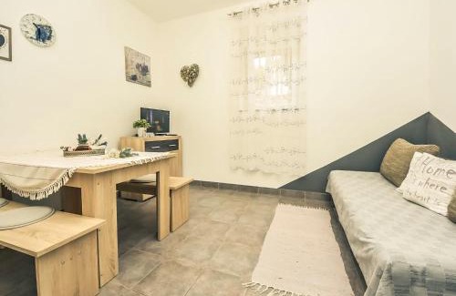 Karlobag Apartamento | Apartment Snježana-2 by Interhome