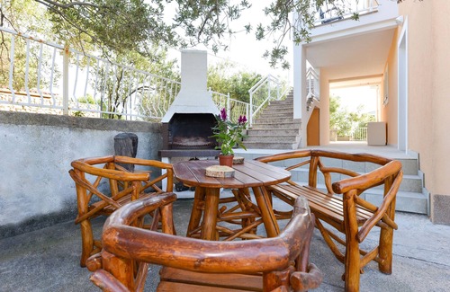 Lun Apartamento | Apartamento Sol con una hermosa vista al mar.