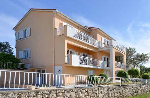 Lun Apartamento | Apartamento Sol con una hermosa vista al mar.