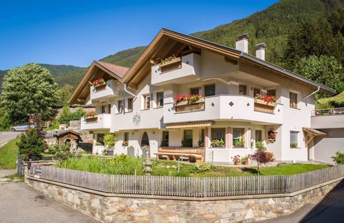 Valle Aurina Apartamento | Apartamento "Steinhaus XL1" con vistas a la montaña, piscina compartida y Wi-Fi