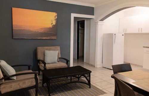 Cabarete Apartamento | Apartment steps from a quiet surfing beach, pool/TV/Wi-fi/AC