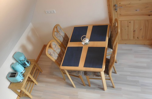 Neukirchen/Erzgeb Apartamento | Apartment 'Strohboden' with Shared Terrace, Shared Garden and Wi-Fi