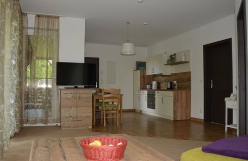 Burg-Kauper Apartamento | Apartment Strohkammer - Spreewaldscheune am Fließ-Ferienwohnungen am Wasser in