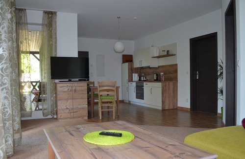 Burg-Kauper Apartamento | Apartment Strohkammer - Spreewaldscheune am Fließ-Ferienwohnungen am Wasser in