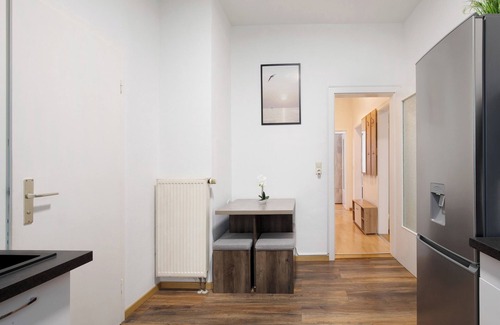 Goeppingen Apartamento | Apartamento 'Studio Suite Fußgängerzone' con vistas a la montaña, terraza compartida y Wi-Fi