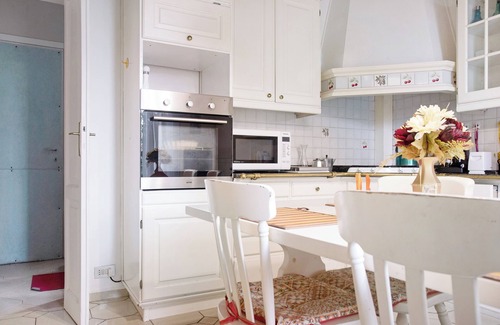 Capolago Apartamento | Apartamento 'Suite In Villa Con Parco' con vistas a la montaña, Wi-Fi y aire acondicionado