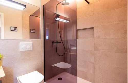 Markkleeberg Apartamento | Apartment Suite von Spears - Edles Design mit Balkon und kostenloser Tiefgarage im Neuseenland