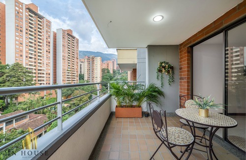 El Tesoro Apartamento | Balcones de Vergel 1204