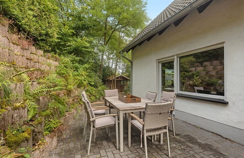 Sellinghausen Casa | Apartment 'Talblick Sellinghausen' with Mountain View, Private Terrace and Wi-Fi