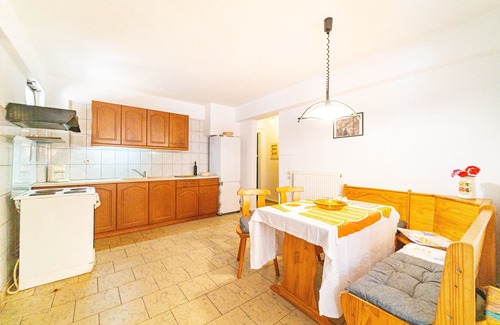 Agios Spyridon Corfu Apartamento | Apartamento 'Tanjas' con vistas a la montaña, jardín privado y Wi-Fi