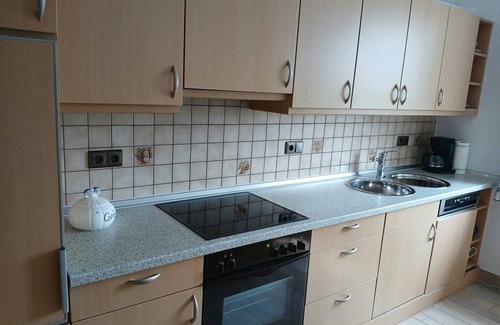 Diemelstadt Apartamento | Apartamento 'Tannenberg' con terraza compartida, jardín privado y Wi-Fi