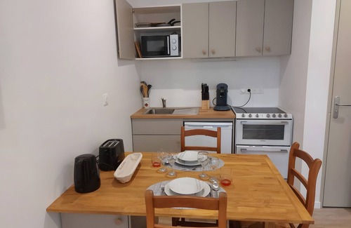 Morgat Apartamento | Apartamento 'Terrasse - Morgat Plage' con terraza privada y Wi-Fi