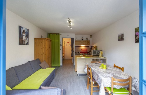 Sainte-Marie-de-Campan Apartamento | Apartamento 'Terrasse Vue Montagne' con vistas a la montaña y terraza privada