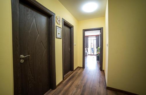 Hisarja Apartamento | Apartment Tiana Lux 2