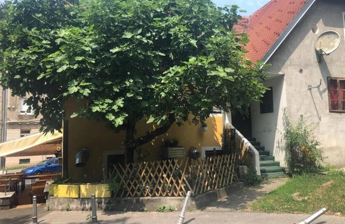 Donji Grad Apartamento | Apartment Tkalča is studio apartment located in the city centre.