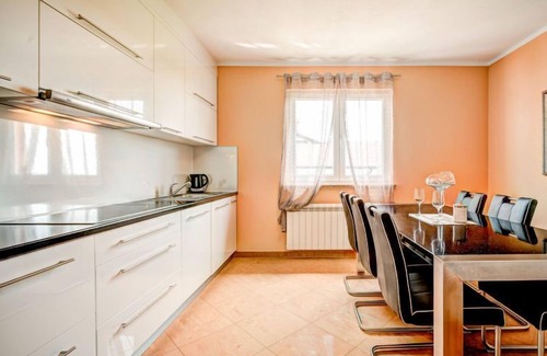 Umag Apartamento | Apartamento Tommy by Interhome