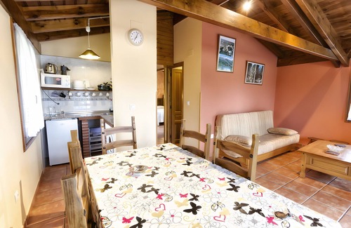 Cangas de Onís Casa | Apartamento 'Trasgu' con vistas a la montaña, terraza privada y Wi-Fi