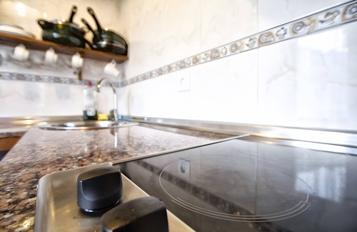 Cangas de Onís Casa | Apartamento 'Trasgu' con vistas a la montaña, terraza privada y Wi-Fi