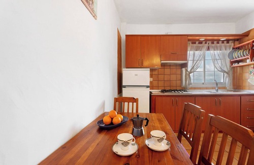 Mocanal Apartamento | Apartamento 'Trebol 1' con vistas al mar, balcón y Wi-Fi