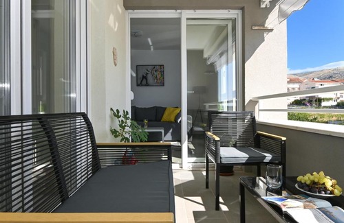 Seget Donji Apartamento | Apartment TRI MASLINE with seaview