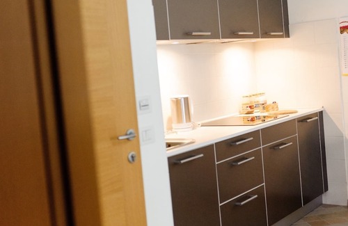 Ronzo-Chienis Apartamento | Apartamento Trilocale Ronzo con vistas a la montaña, balcones y Wi-Fi