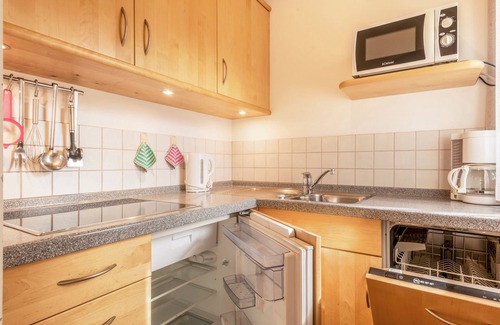 Kastelruth Apartamento | Apartamento "Trocker Kastelrut 7" cerca de Seiser Alm con balcón, bañera de hidromasaje y sauna
