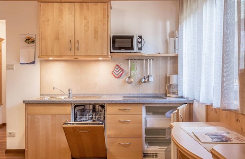 Kastelruth Apartamento | Apartamento "Trocker Kastelruth 6" cerca de Seiser Alm con vistas a la montaña y sauna