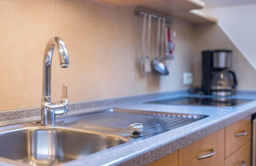 Kastelruth Apartamento | Apartamento " Trocker Kastelrut 11" cerca de Seiser Alm con balcón, bañera de hidromasaje y sauna