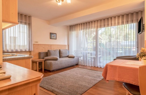 Kastelruth Apartamento | Apartamento "Trocker Kastelruth 1" cerca de Seiser Alm con vistas a la montaña y sauna