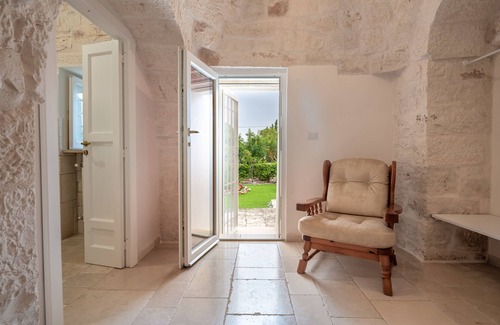 Specchiaruzzo Apartamento | Apartamento 'Trullo Suite In Masseria' con piscina compartida, Wi-Fi y aire acondicionado