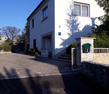 Jadrtovac Apartamento | Apartment Tuja