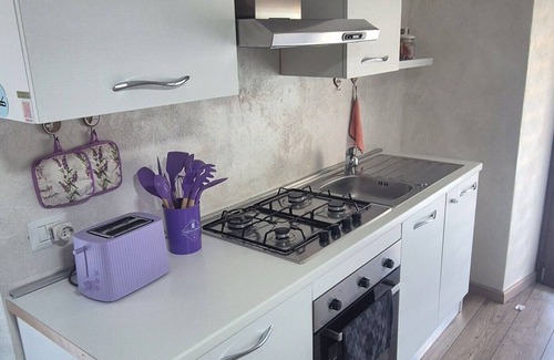 Cino Apartamento | Apartamento 'Tulipano' con vistas a la montaña, jardín privado y Wi-Fi