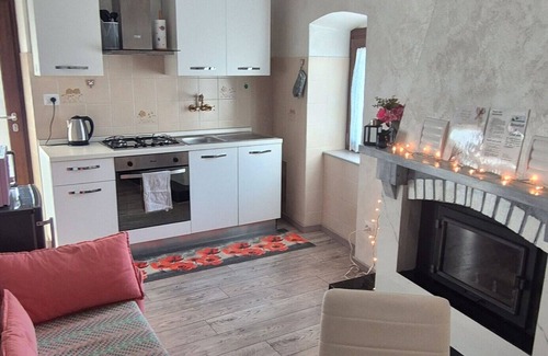 Cino Apartamento | Apartamento 'Tulipano' con vistas a la montaña, jardín privado y Wi-Fi